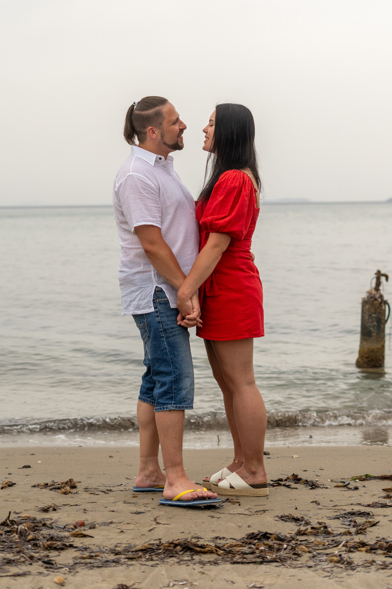 couple photo shoot on the beach