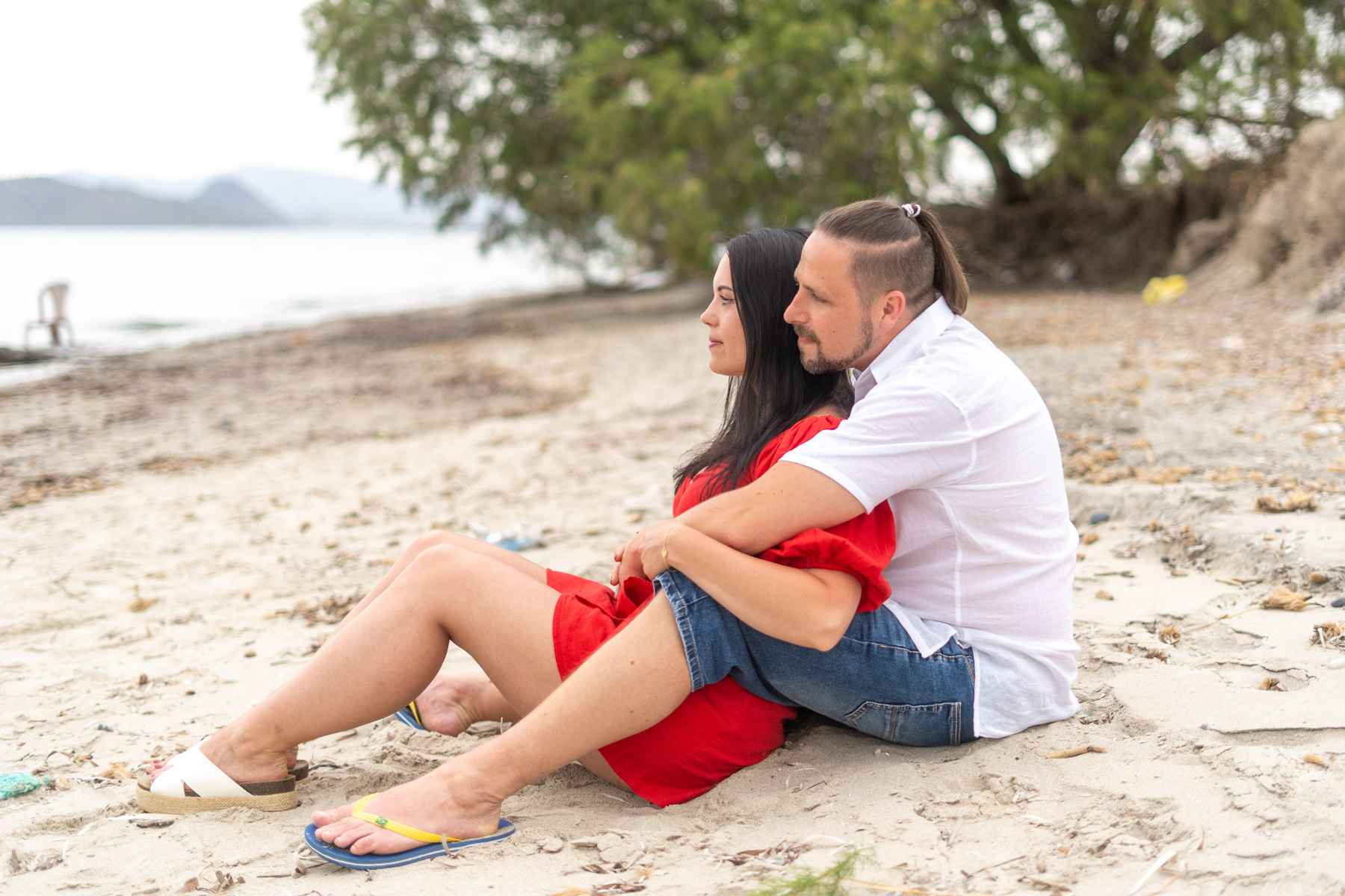 couple photo shoot on the beach