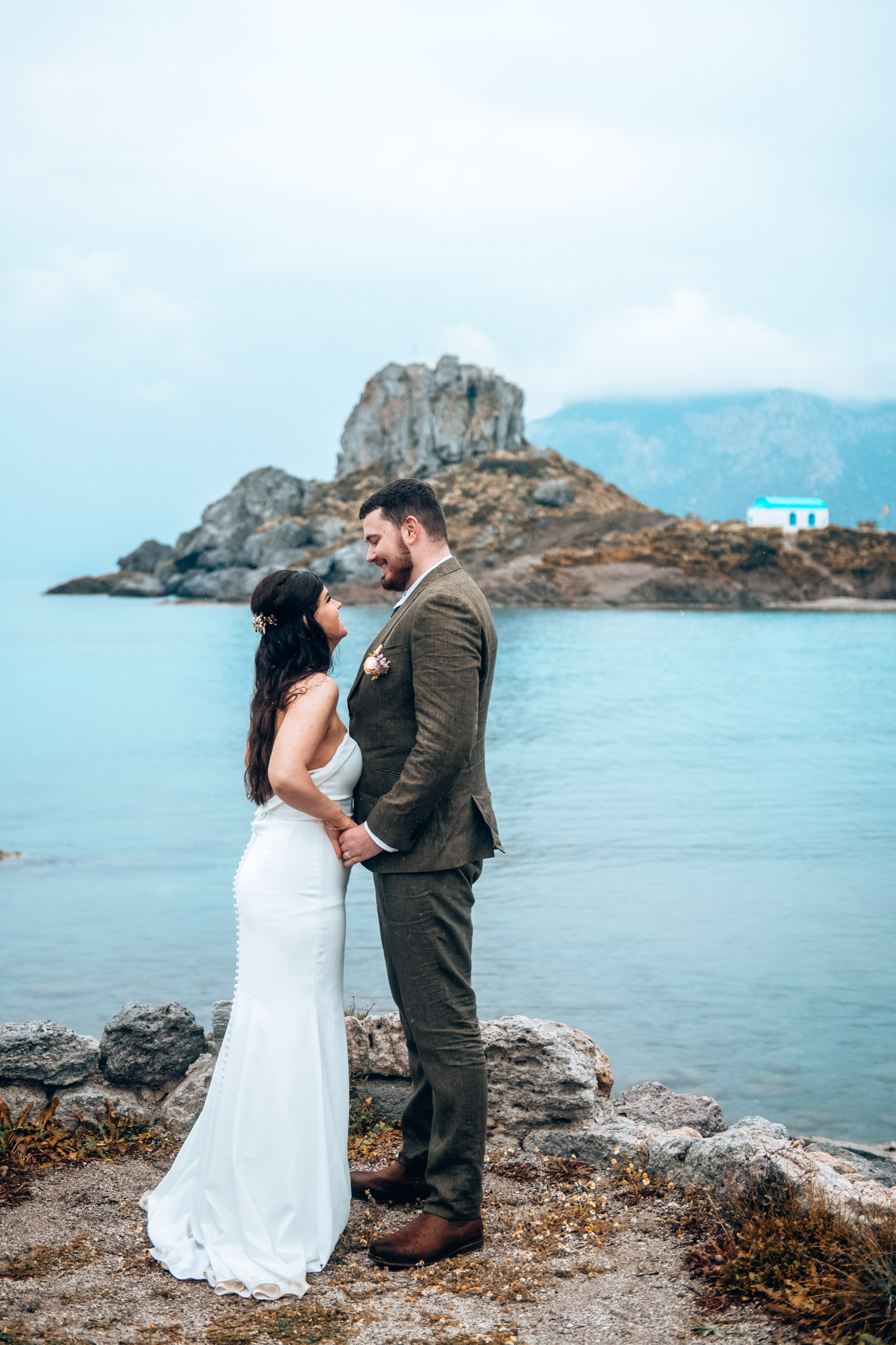Kos offers breathtaking landscapes, golden beaches, charming villages, and that magical Aegean light – a perfect setting for your dream wedding. From traditional Greek weddings to international couples eloping in the Greek islands, I’ve had the honor to capture them all.