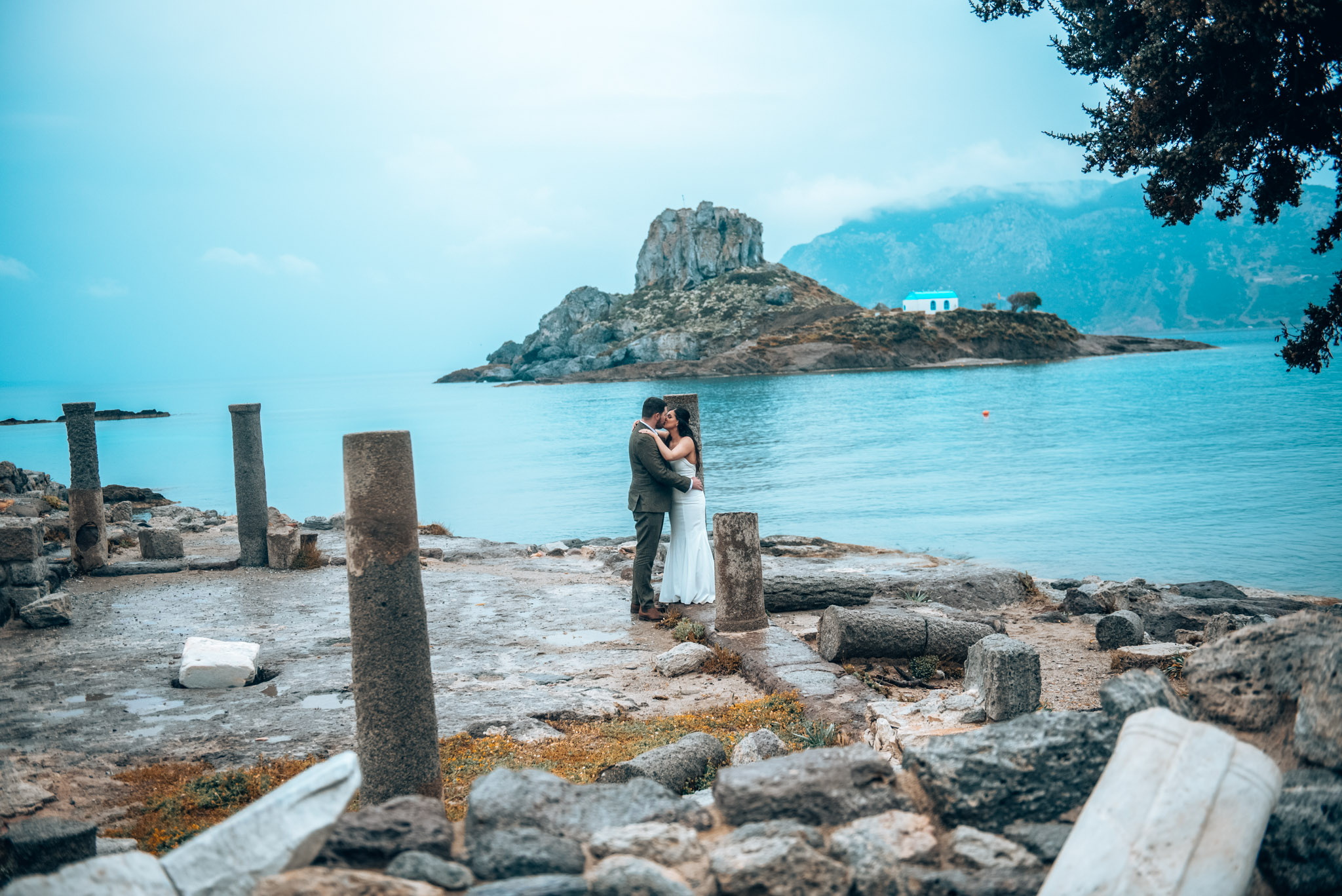Kos offers breathtaking landscapes, golden beaches, charming villages, and that magical Aegean light – a perfect setting for your dream wedding. From traditional Greek weddings to international couples eloping in the Greek islands, I’ve had the honor to capture them all.